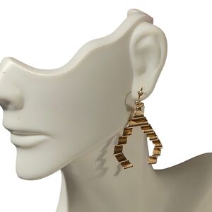 Gold Geometric Earrings Wishbone Rippled
